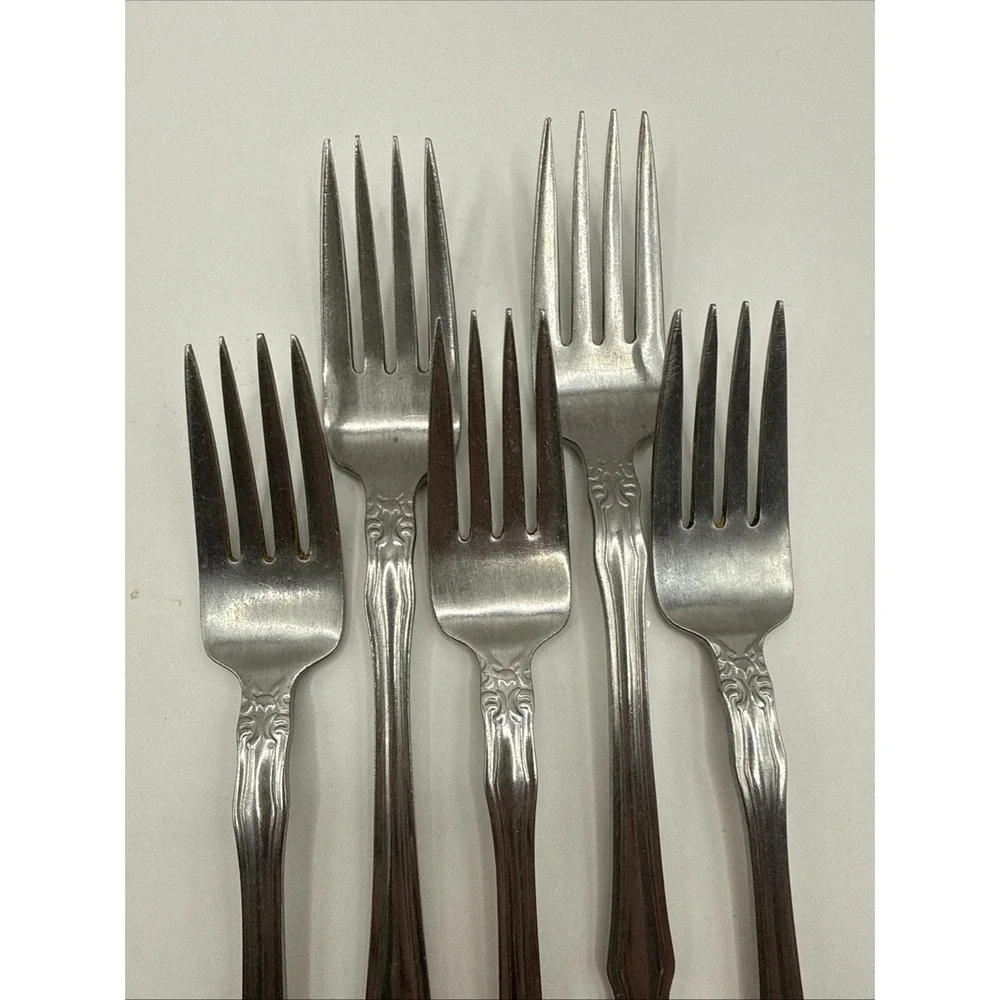 Lot of 2 Saladmaster 6.75